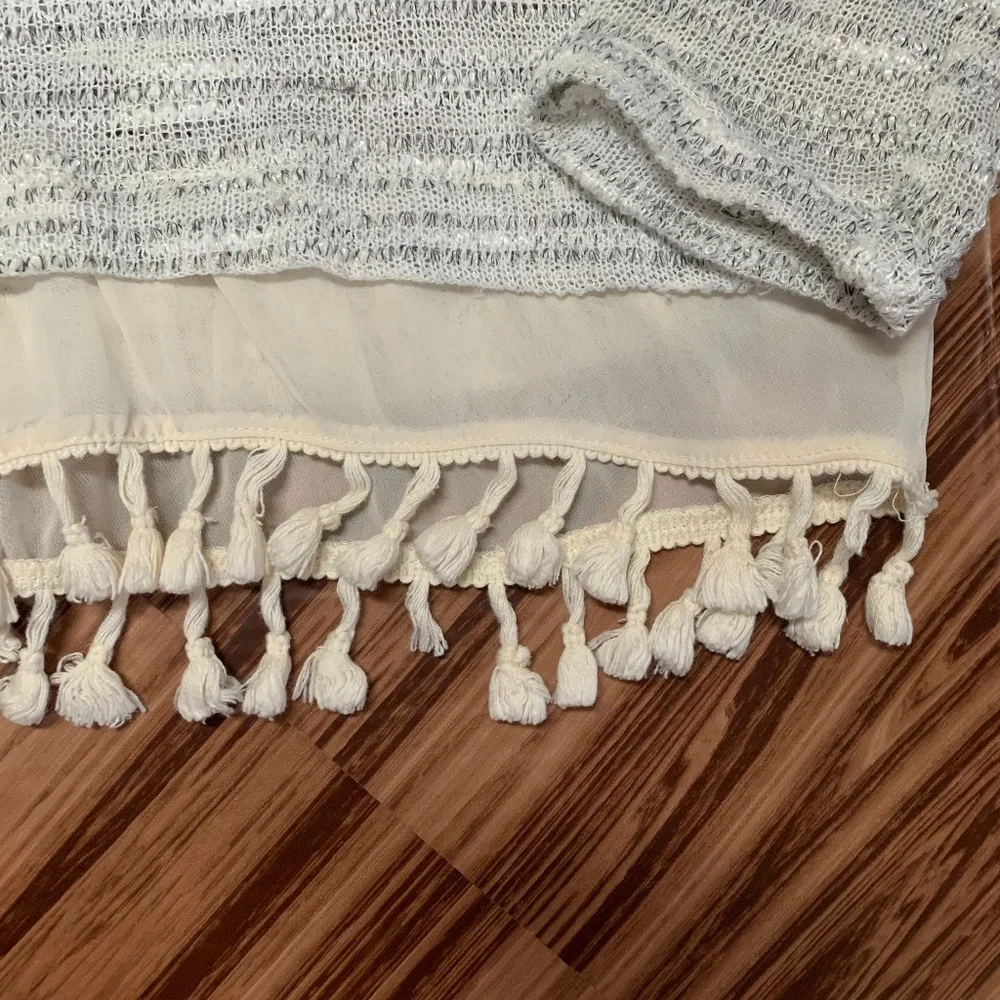 Lush by Anthropologie, Lightweight Knit Crop Top with Tassel Hem, Large - Picture 5 of 8
